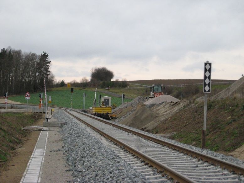 Rautentafel BÜ2  Bahnübergang