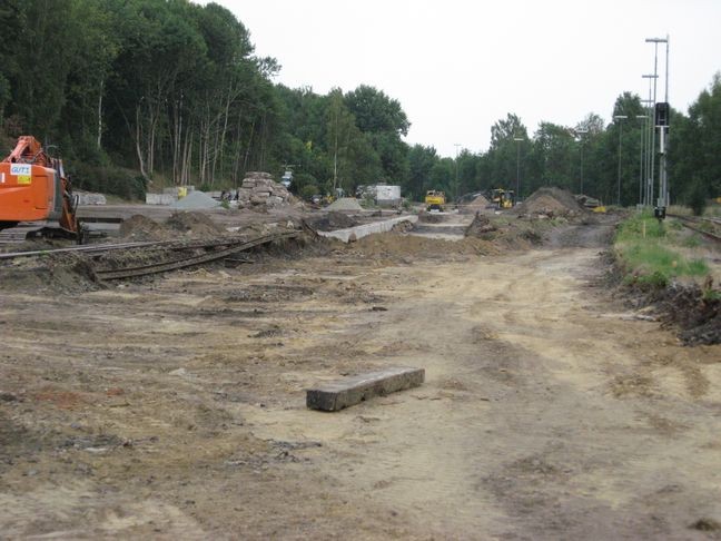 Platz für das neue Selb-Gleis - Mittelbahnsteig in der Mitte