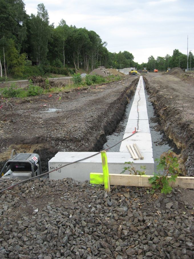 Fundament für den Mittelbahnsteig vom Durchlass gegen Osten