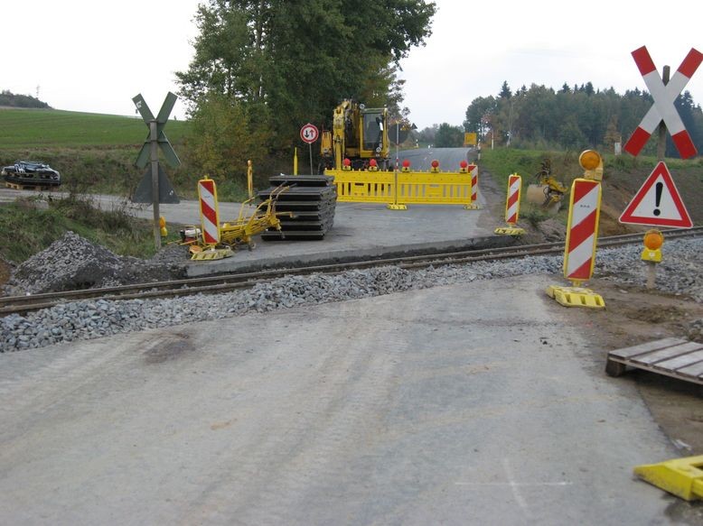 Bahnübergang Erkersreuth - Asch noch nicht passierbar