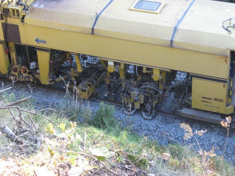 Brücke der WUN15 bei Siedlung Vielitz: Der JumboTec im Einsatz beim Verdichten