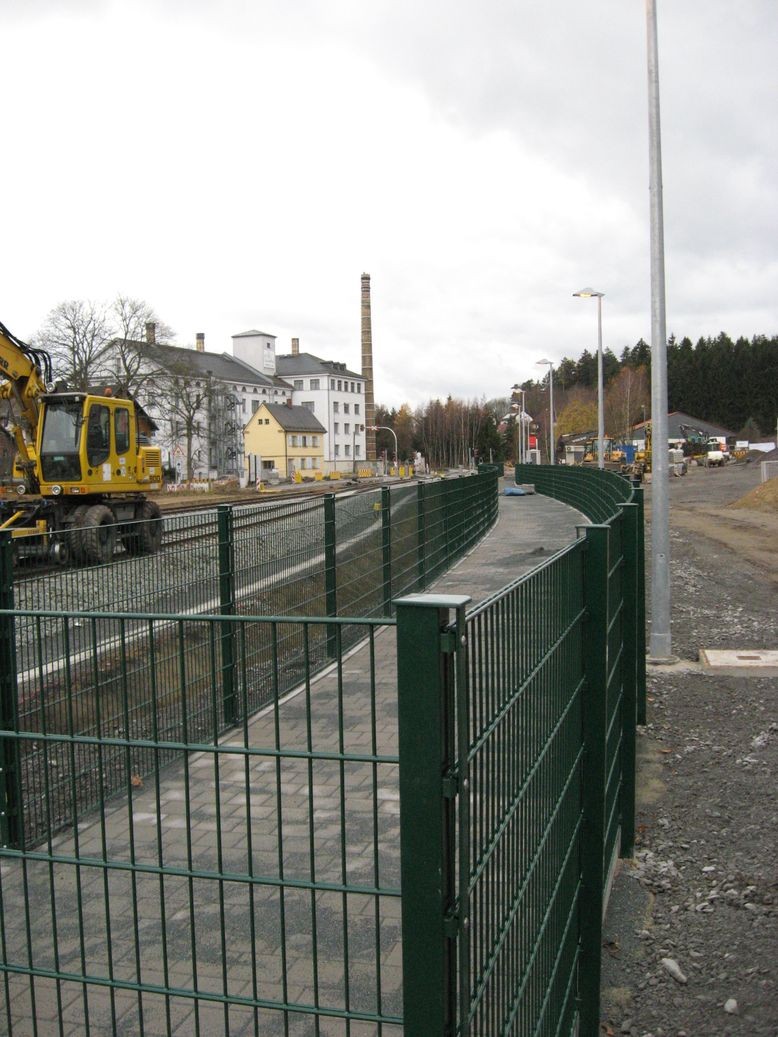 Ausgang Richtung Fußgängerüberweg und 'Alte Sparkasse'