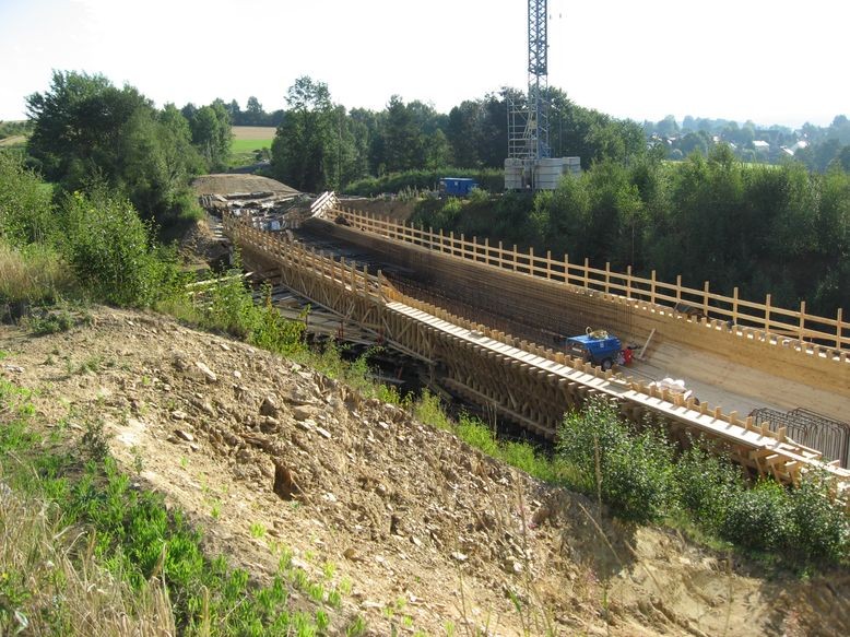 Armierung im Mittelbereich der Bahnbrücke