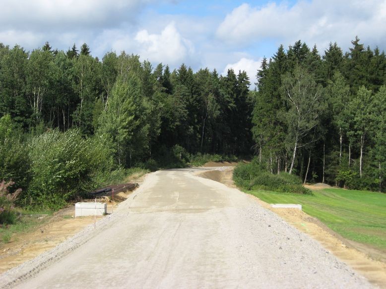 Vom ehemaligen Bahnwärterhäuschen bei Erkersreuth Richtung Wildenau