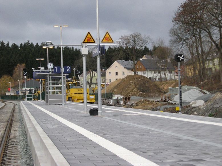 Mittelbahnsteig - die Zeit steht noch still