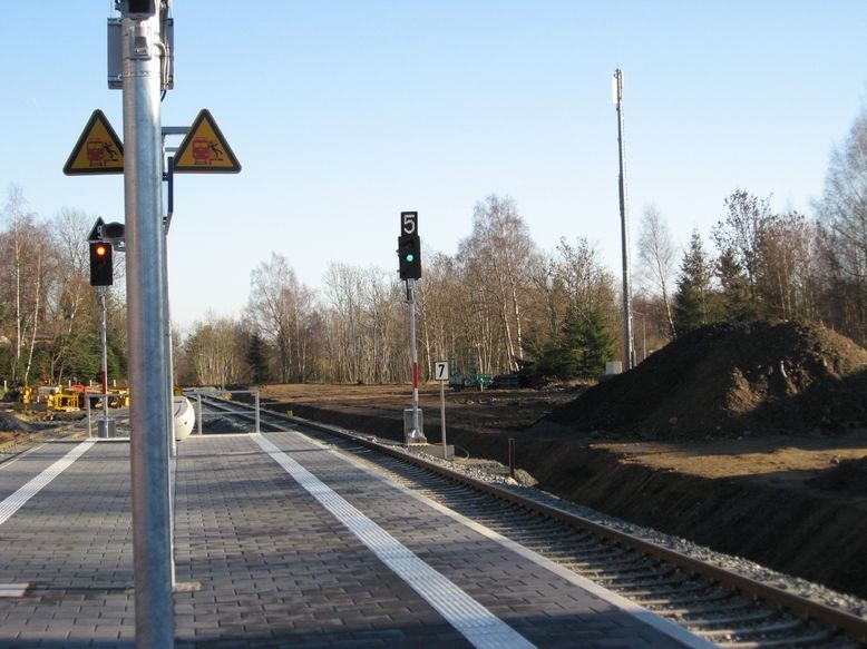 Agilis hat freie Fahrt auf Gleis zur Weiterfahrt nach Selb