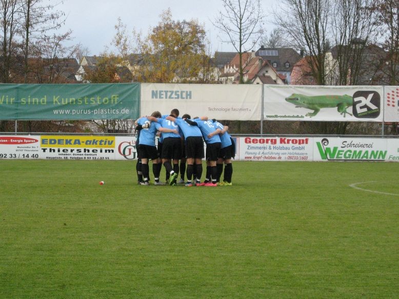 Die Mannschaft des TV Selb-Plößberg beim Ritual vor dem Spiel