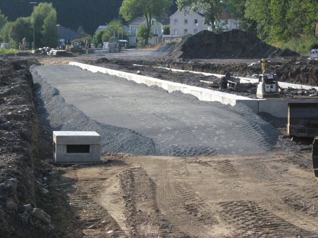 Gleis nach Selb am Bahnsteig - Blickrichtung Westen