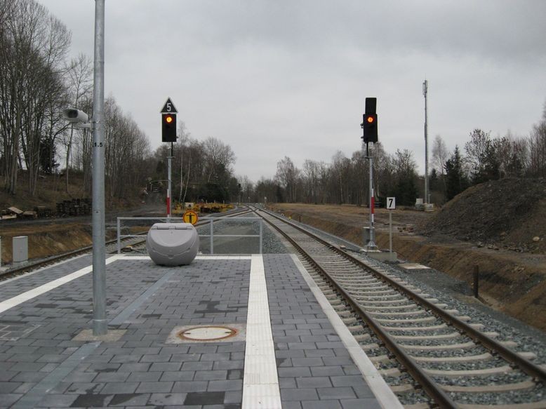 Die Ausfahrtsignale Richtung Asch und Selb - 13 P2 und 13 P1 (P = gegen km-Angabe)