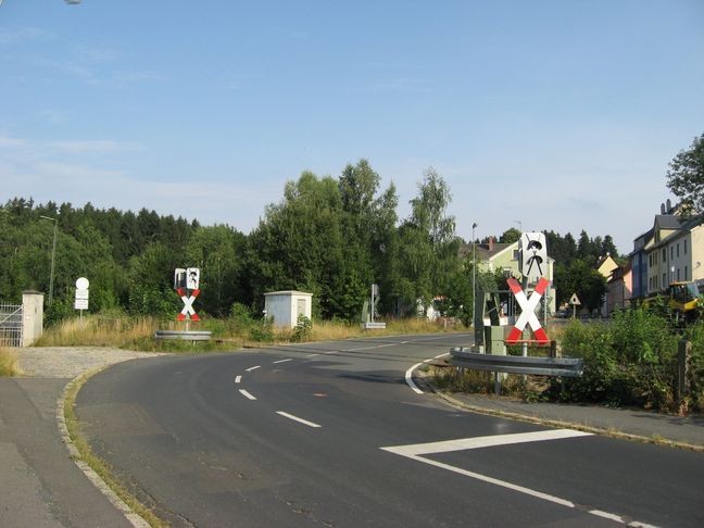 Bahnübergang in Selb-Plößberg - Ampelanlage außer Betrieb