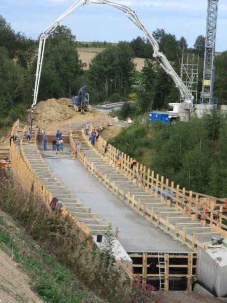 Neue Bahnbrücke Richtung Erkersreuth