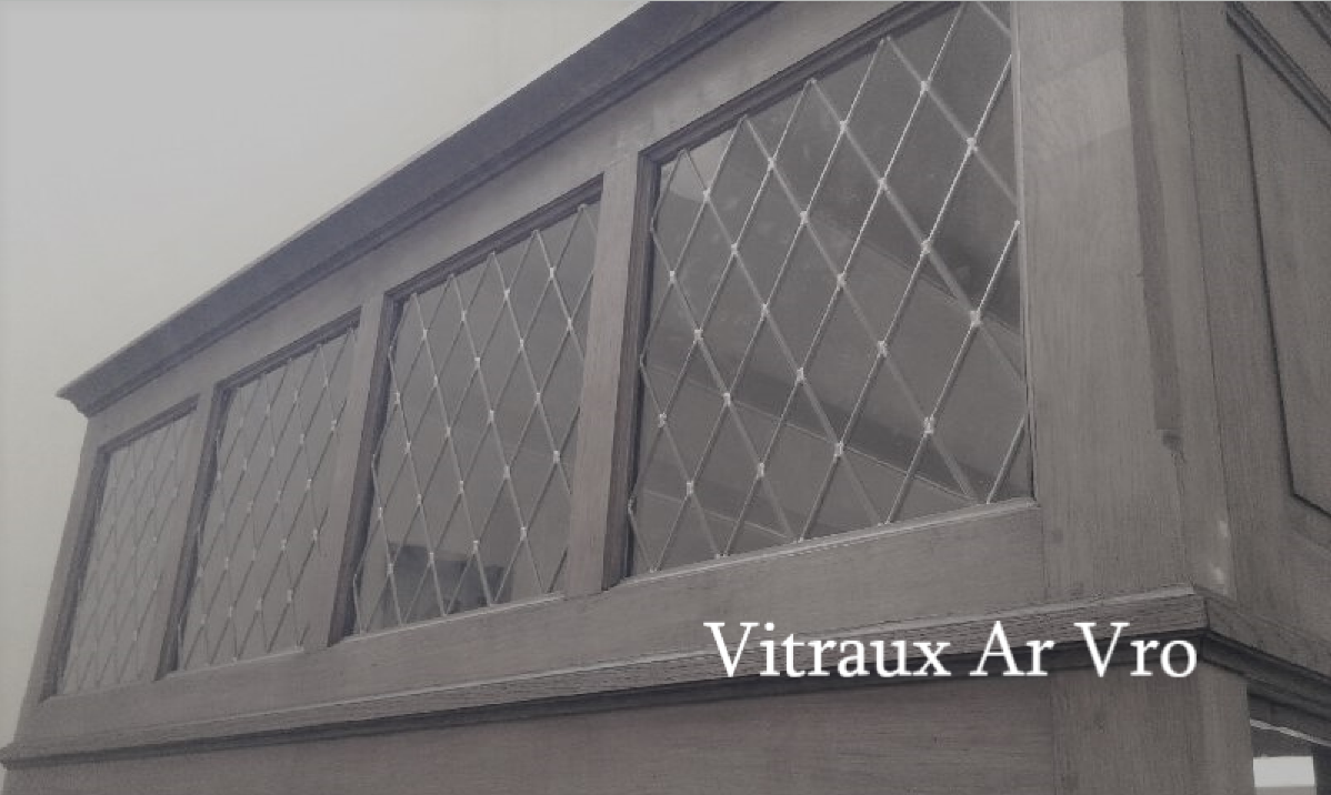 Eglise de Linas/ Création de vitraux losanges 