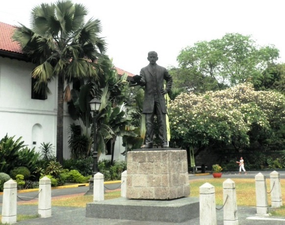 Jose Rizal Statue