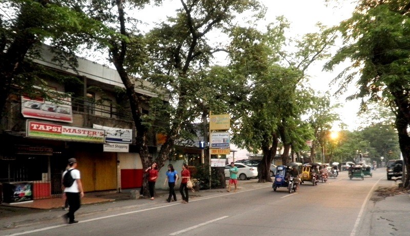 Capitol Drive, Tricycles and Various Establishments