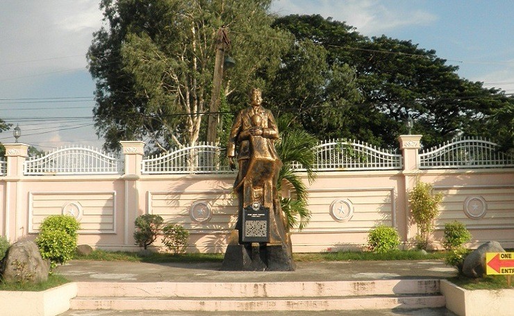 Jose Abad Santos Monument
