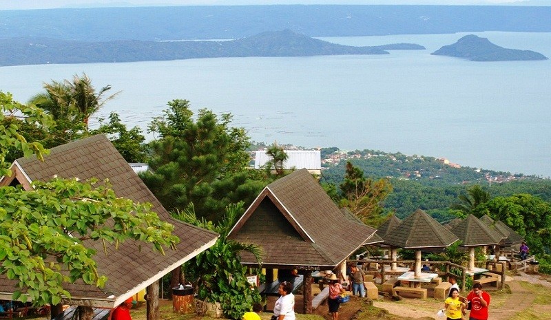 People's Park in Tagaytay with View of Taal Lake