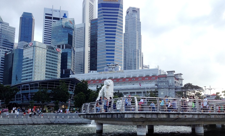 Skyscrapers at Merlion Park