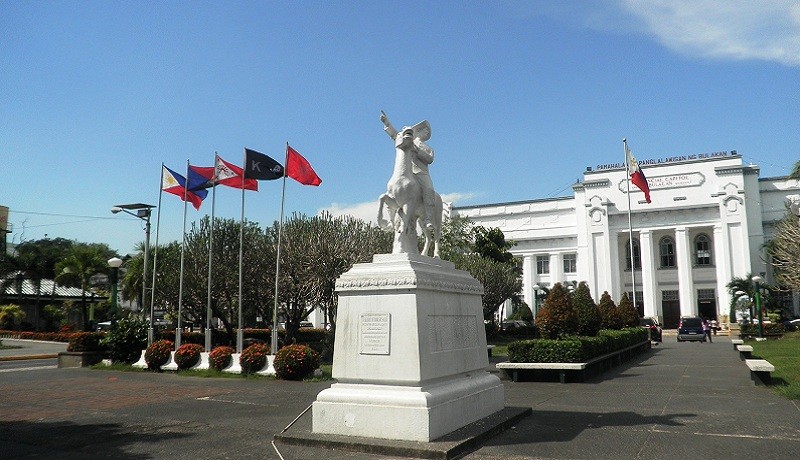 Katipunan and Philippine Flags, Gen. Gregorio del Pilar Monument, Provincial Capitol Ground