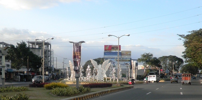 MacArthur Highway and Entrance to Angeles City
