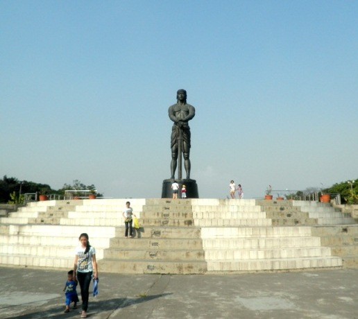 Lapu-Lapu Statue and People at the Park