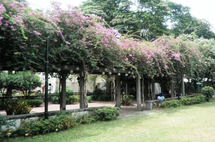 Plaza Moriones - Front