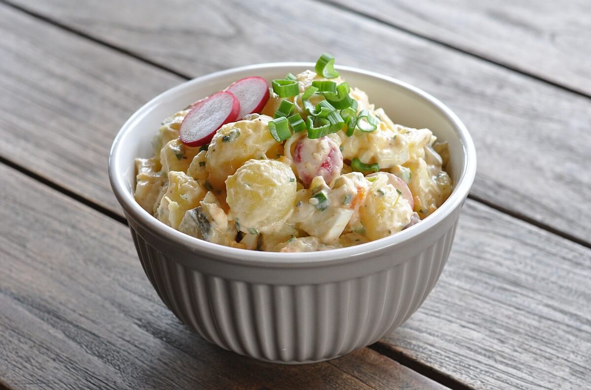Kartoffelsalat: salade de pommes de terre. La Kartoffelsalat est peut-être le plat le plus populaire d'Allemagne.