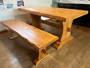 ダイニング・ベンチの再生塗装