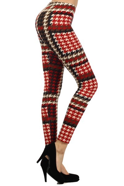 827PT534    Yelete *** Size runs small. Fits S/M ***  The Motif with houndstooth pattern is a winter jersey knit legging with a mid waist and slim fitting fashion legging. Fabric: 90% Polyester, 10% Spandex  Price €15.99 