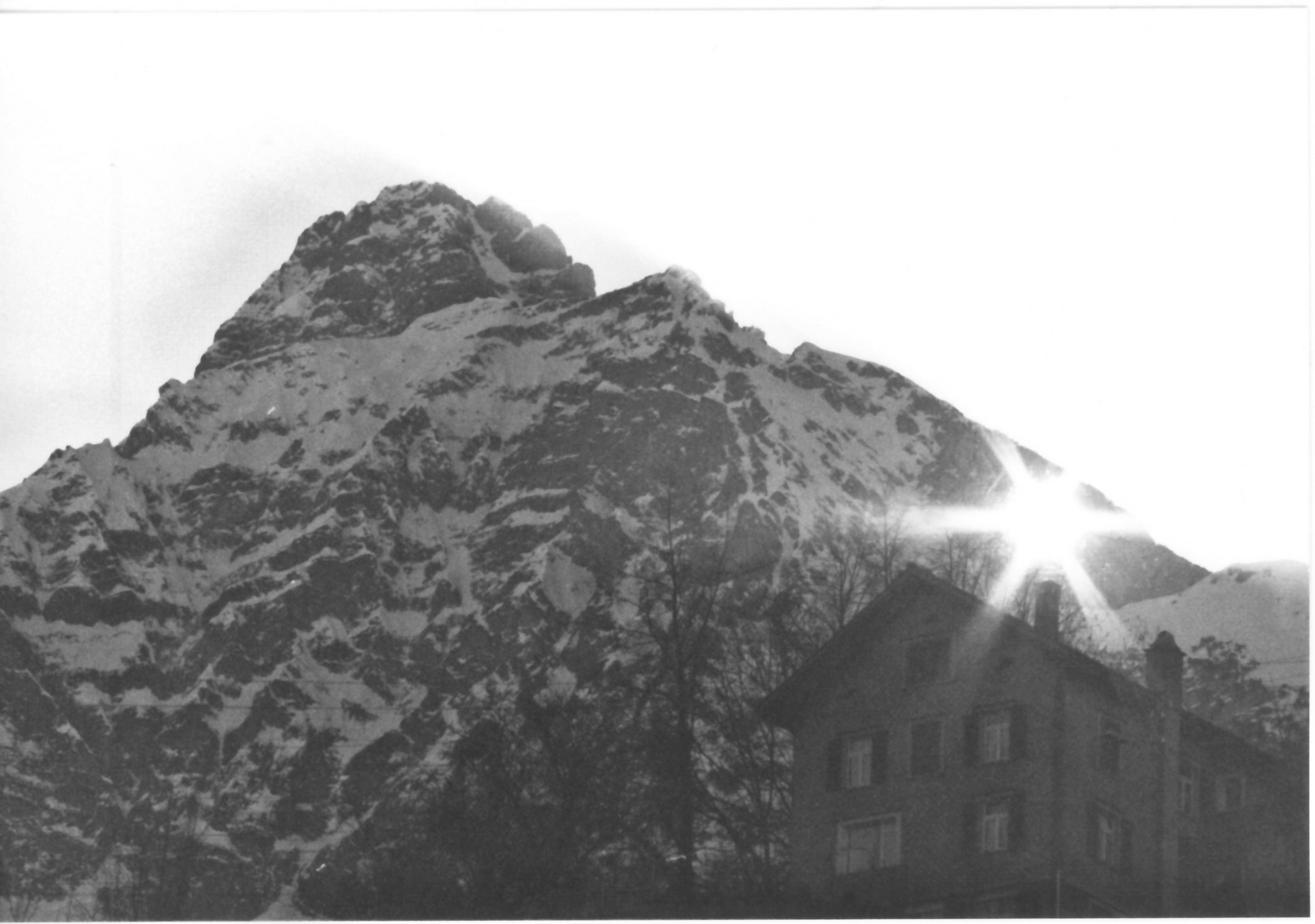 Mühlehorn, Bahnhofplatz West 