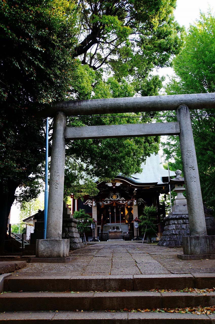 この日も諏訪神社をお参りして…