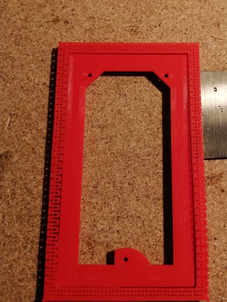 3D gedruckter Rahmen. Das Stützmaterial entferne ich mit der Spachtel.....