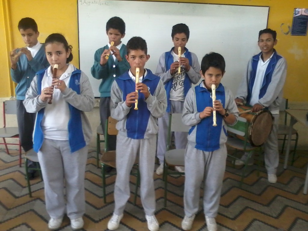 Ensayo de estudiantes de grados Sextos, Séptimos y Octavos Agosto 9 de 2012