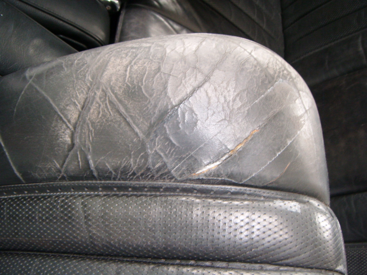  Oldtimer Ledersitz Restauration (Vorher)