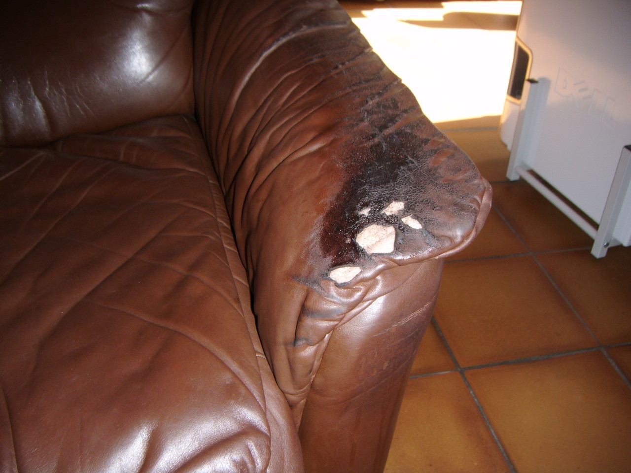  Ledercouch Reparatur  (Vorher)