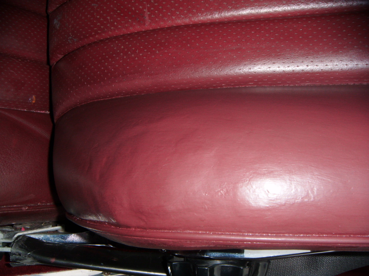  Lederreparatur Oldtimer Mercedes ohne Austausch (Nachher)