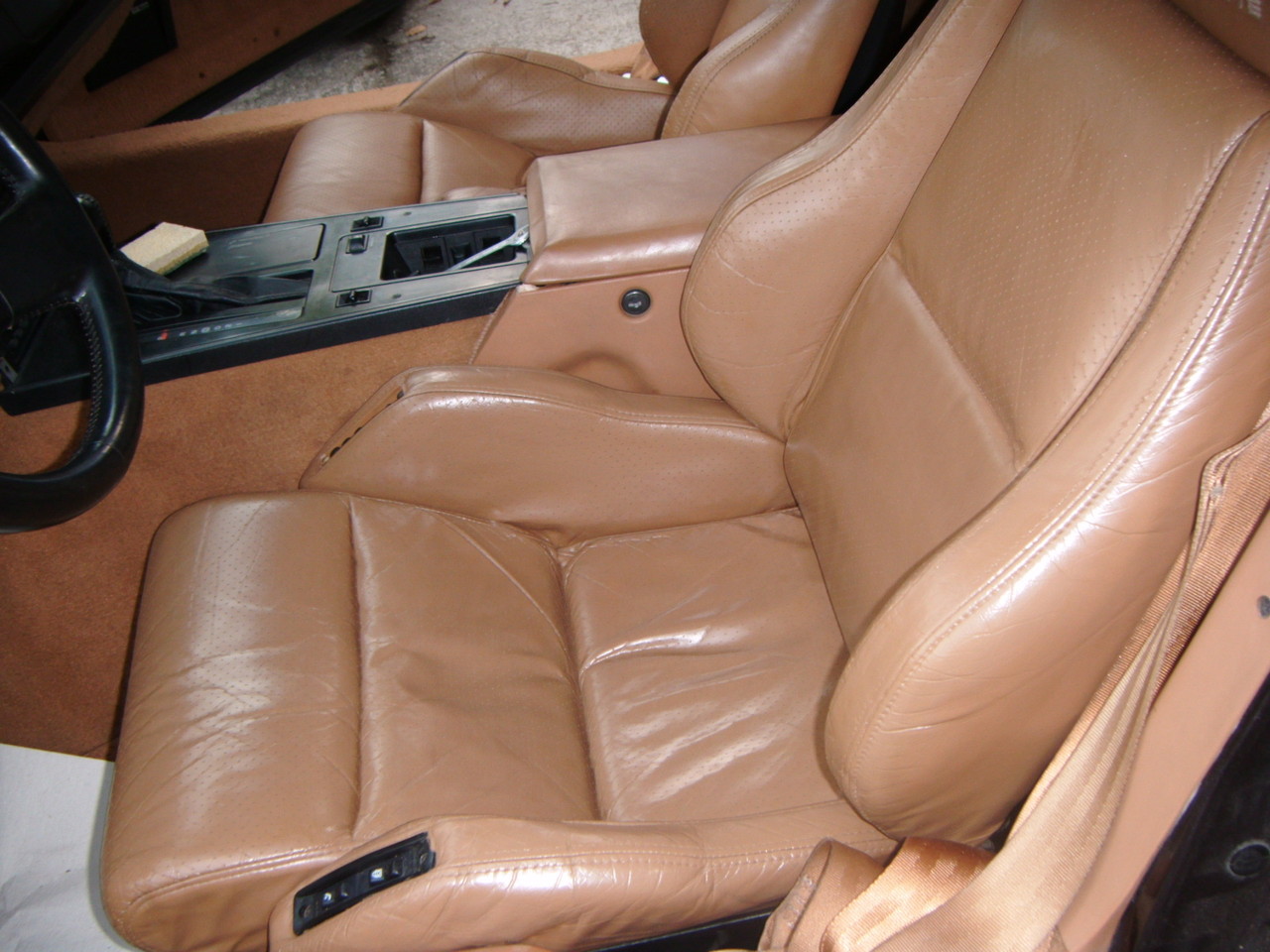  Corvette Ledersitz Reparatur  (Nachher)