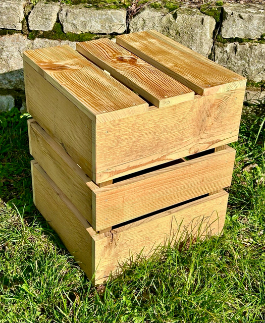 Mietmöbel, Würzburg, Tisch, Stühle, Verleihservice, mieten, leihen, ausleihen, Hochzeit, freie Trauung, Aschaffenburg, Schweinfurt, Nürnberg, Rothenburg, Fulda, Event, Unterfranken, Hocker, Bayern, Sitzwürfel, Loungemöbel, Palettenlounge, Zelthochzeit