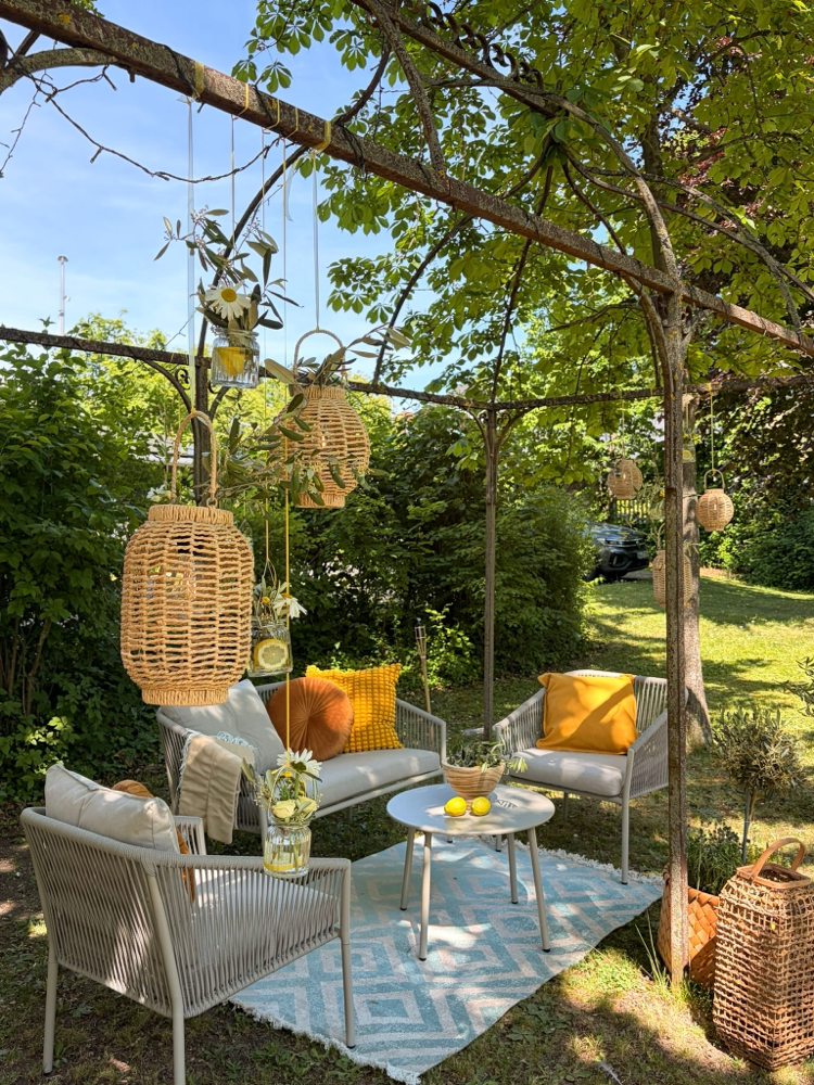 Mietmöbel, Würzburg, Tisch, Stühle, Verleihservice, mieten, leihen, ausleihen, Hochzeit, freie Trauung, Aschaffenburg, Schweinfurt, Nürnberg, Rothenburg, Fulda, Event, Unterfranken, Franken, Bayern, Sitzbank, Loungemöbel, Outdoormöbel, Zelthochzeit