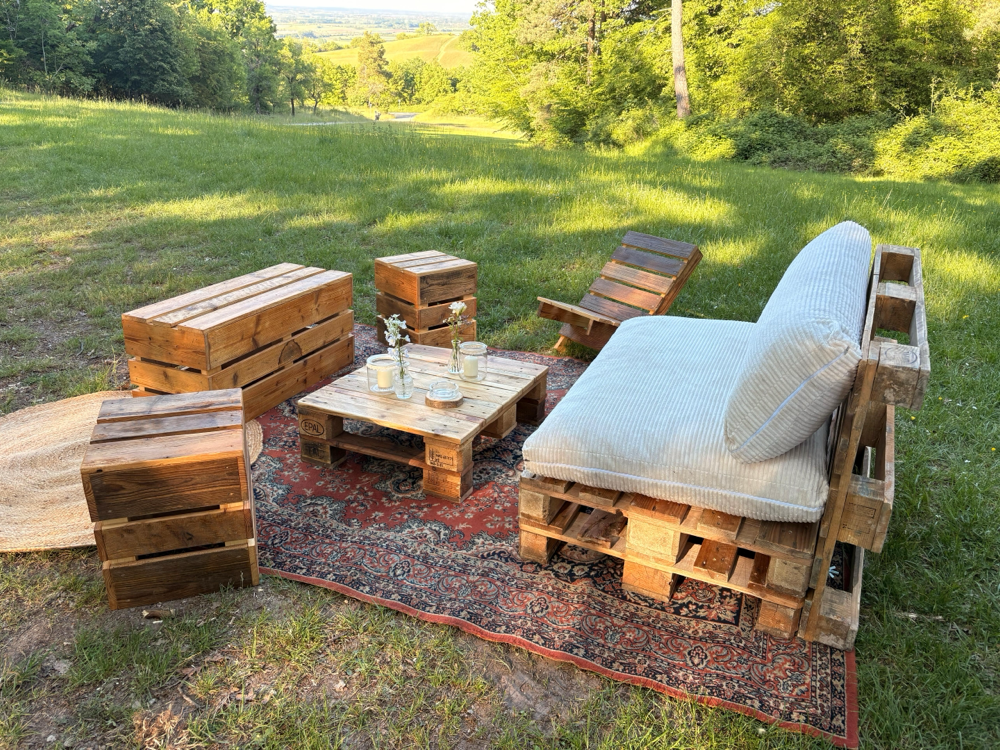 Mietmöbel, Würzburg, Tisch, Stühle, Verleihservice, mieten, leihen, ausleihen, Hochzeit, freie Trauung, Aschaffenburg, Schweinfurt, Nürnberg, Rothenburg, Fulda, Event, Unterfranken, Franken, Bayern,Outdoorlounge, Loungemöbel, Palettenlounge, Zelthochzeit