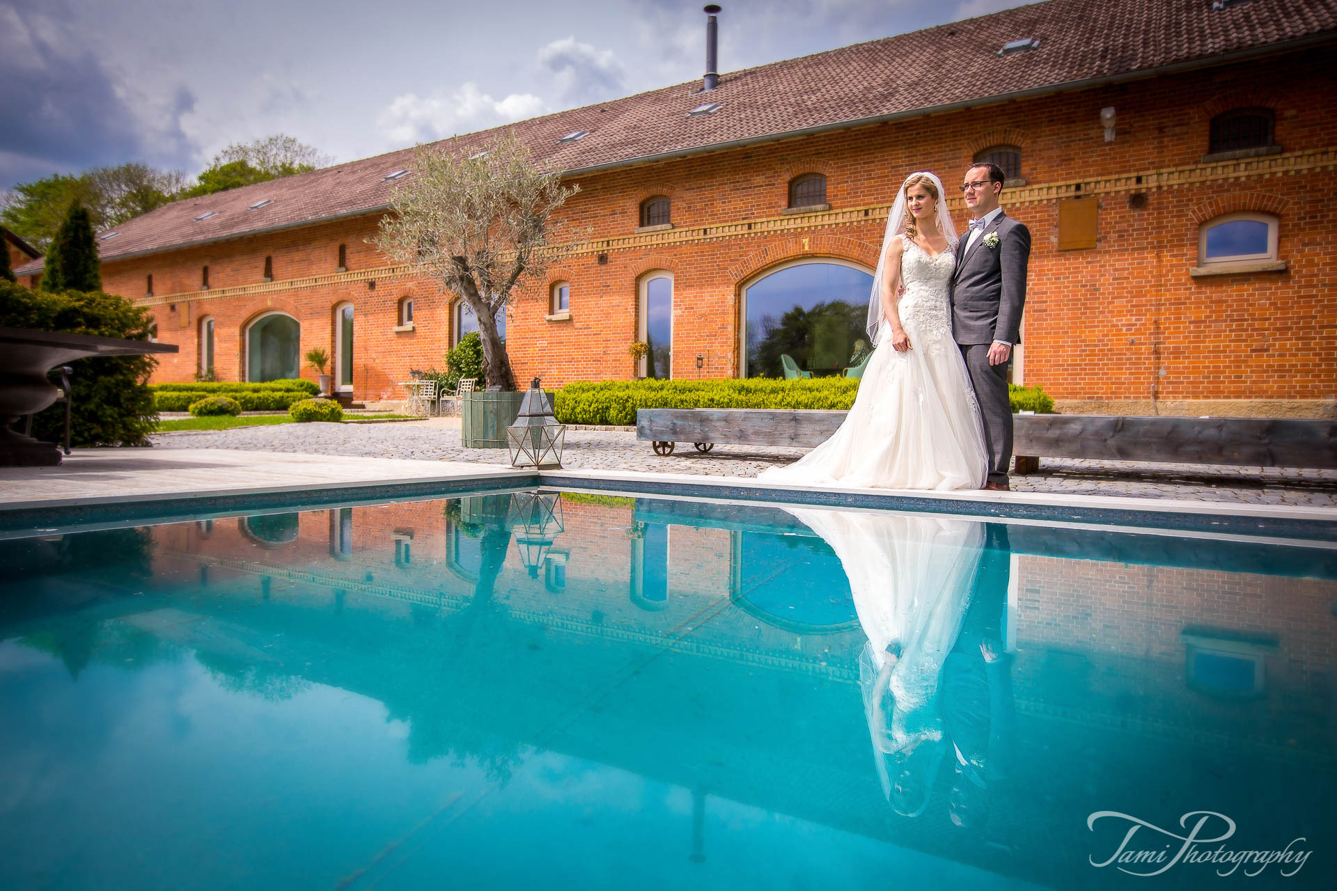 Hochzeitsfotograf Ulm – Brautpaarshooting Magical Homes Heroldstatt