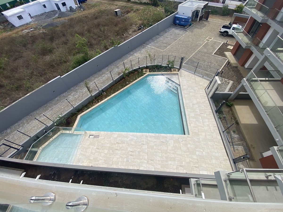 nouvelle résidence SAMUDRA d'appartements et penthouses livrés Ground +2 R+2 à TROU AUX BICHES plage à pied nord Île Maurice par JINVESTY ILE MAURICE