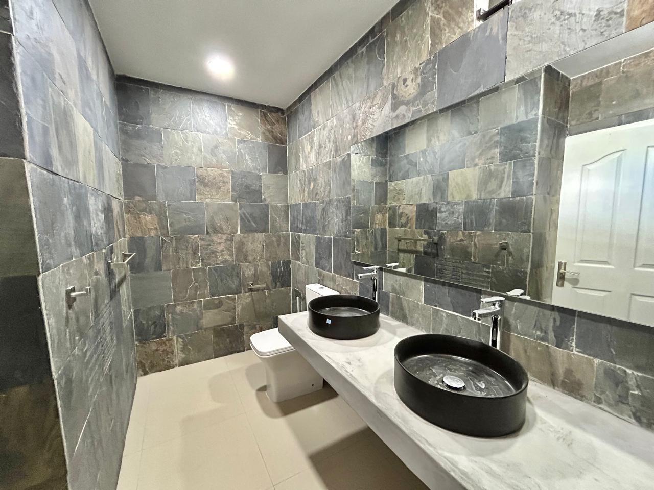 JINVESTY Île Maurice presents a furnished 3-bedroom villa with office and pool in Mont Choisy on a 1,000 m² plot, exclusively for Mauritian buyers