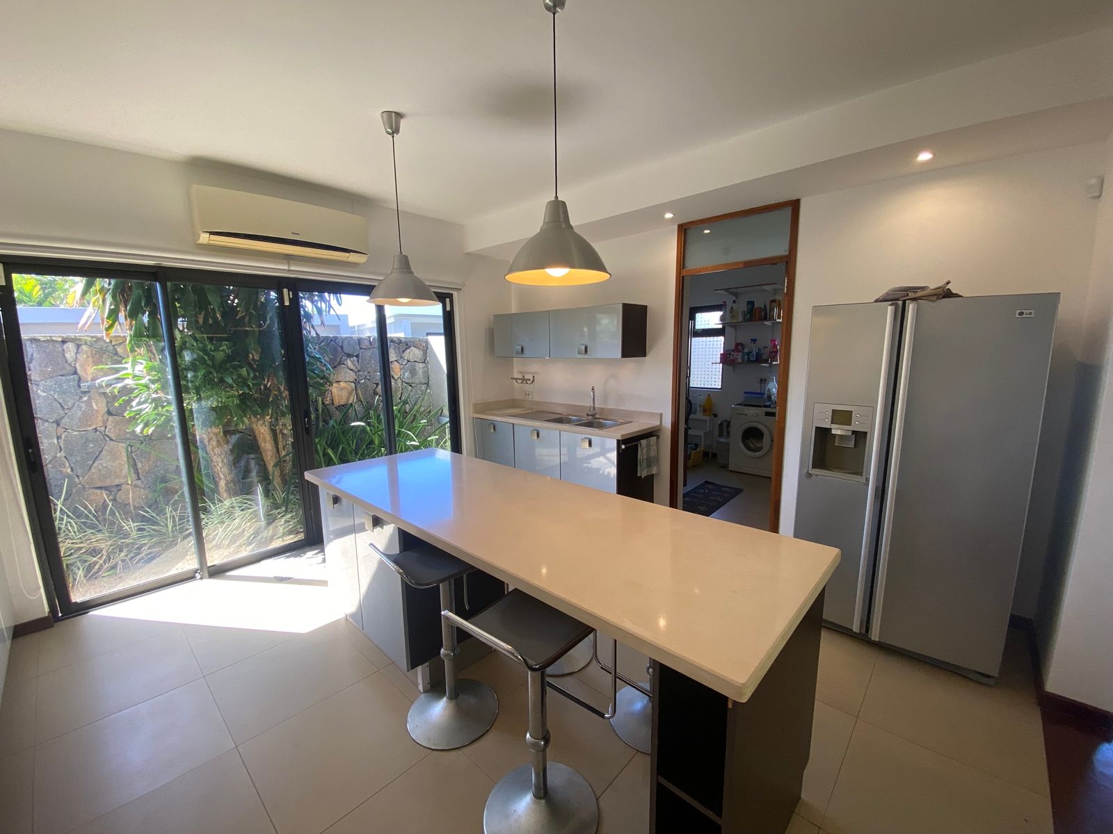 Villa à vendre de 3 chambres avec piscine et kiosque, entièrement meublée à l'île Maurice, proposée par JINVESTY Île Maurice