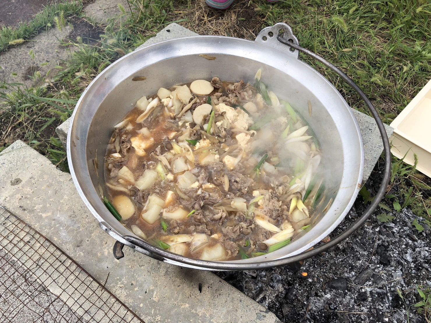 里芋収穫体験と芋煮会in伝承館