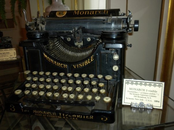 MONARCH 3 visible Frontstrike ( “ scrittura visibile “ ) The Monarch Typewriter Company 300 Broadwai, N.Y. Syracuse, New Jork - U.S.A. 1894
