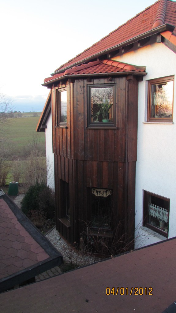 Holzverkleidung mit Kriecher und Decker