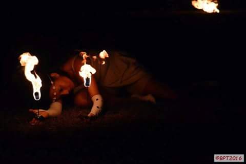 Feuershow für das Gebiet Regensburg für jeden Anlass wie z.B. Geburtstag und auch Hochzeit oder eine Firmenveranstaltung begeistert in ganz Baden Württemberg und Bayern und sichert Ihnen beste Unterhaltung auf sehr hohem Niveau der Spitzenklasse jetzt 