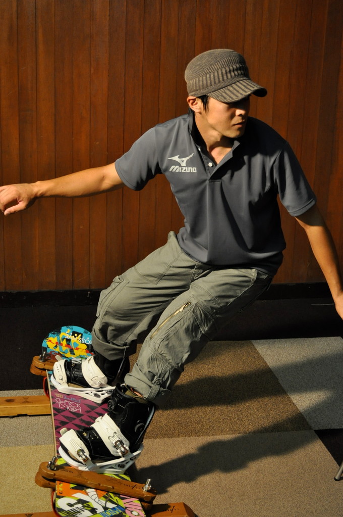 トレーニングマシーン「THE CARVING MASTER」を使えば室内でも上達！