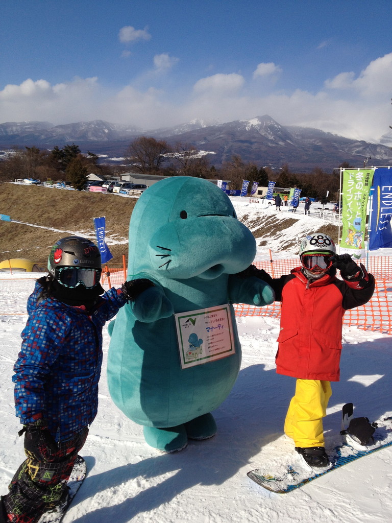 サクチャバのメンバーと着ぐるみ君とでパシャリ！