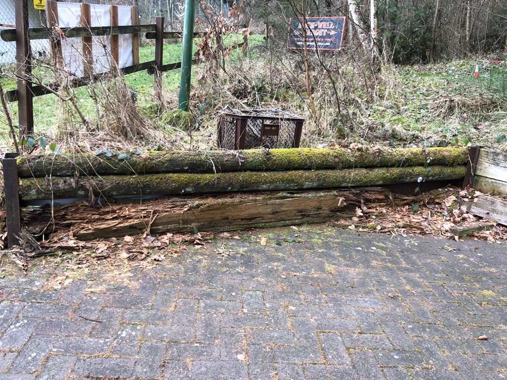 Hangbefestigung Parkplatz - VORHER